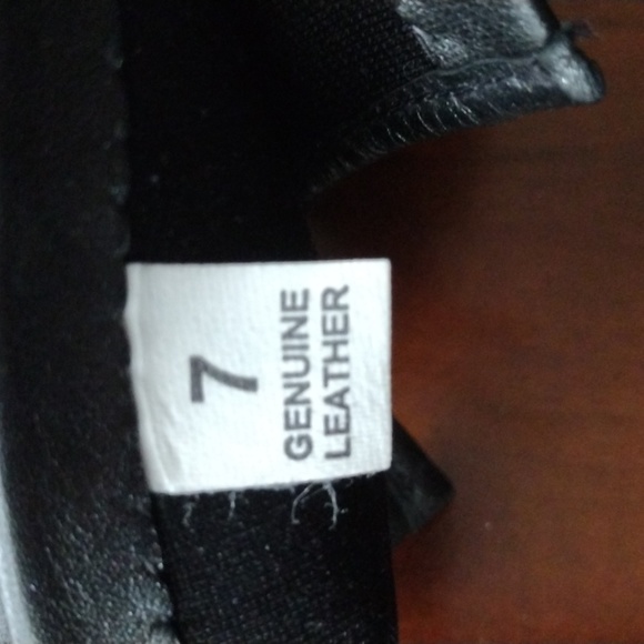 Leather clover Saks fifth avenue made in Italy lining 100%silk color black new - Picture 3 of 4